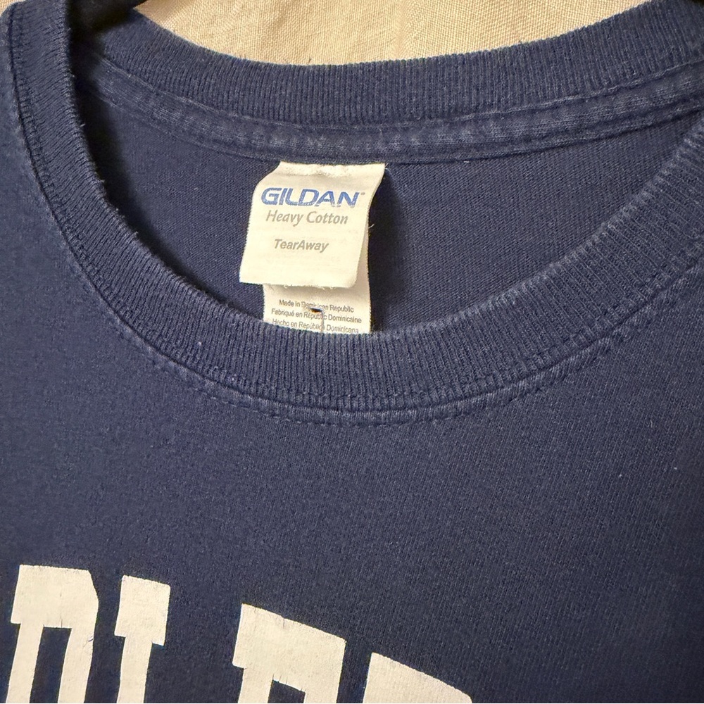 Middlebury Tee - Picture 4 of 5